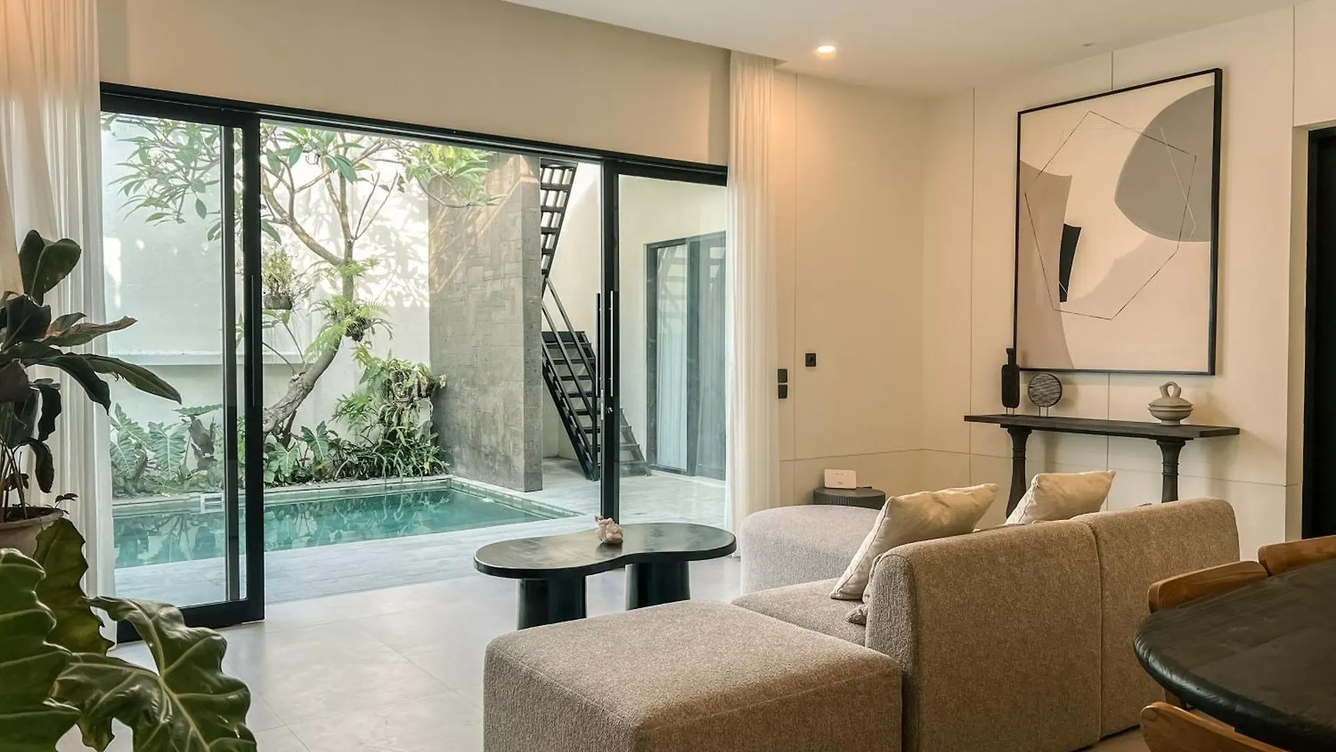 Cara Villa Bali Seminyak   Seminyak (Bali)