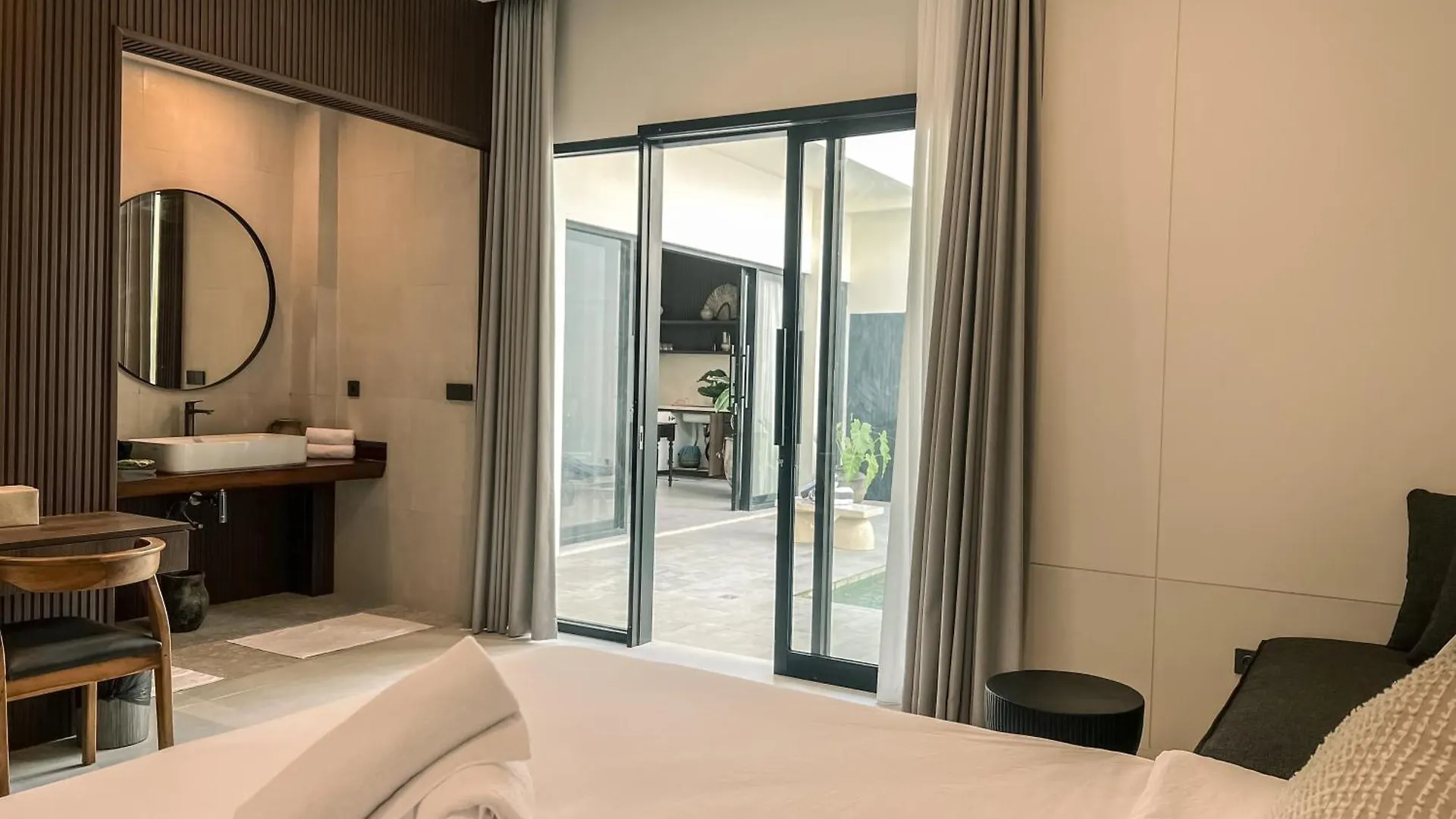 Cara Villa Bali Seminyak